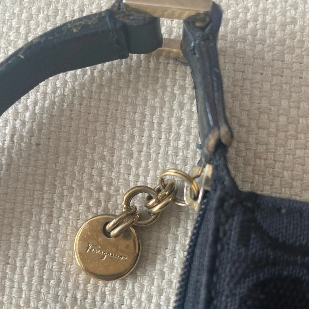 Salvatore Ferragamo Vintage Monogram Bag - Picture 5 of 8